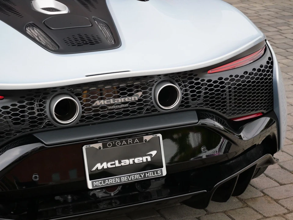 2026 McLaren Artura - Image 12 of 22
