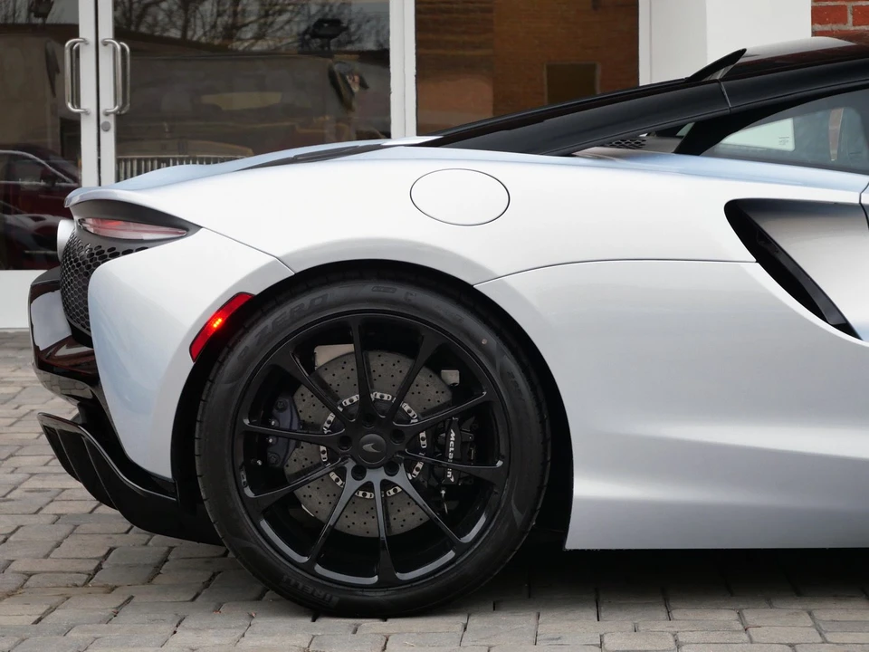 2026 McLaren Artura - Image 13 of 22