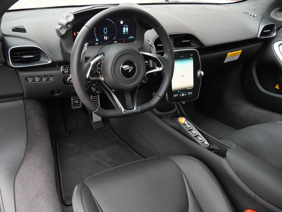 2026 McLaren Artura - Image 7 of 22