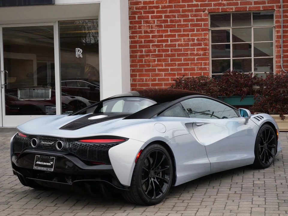 2026 McLaren Artura - Image 4 of 22