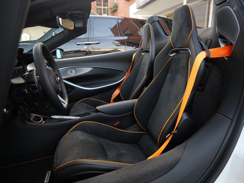 2026 McLaren Artura Spider - Image 20 of 23