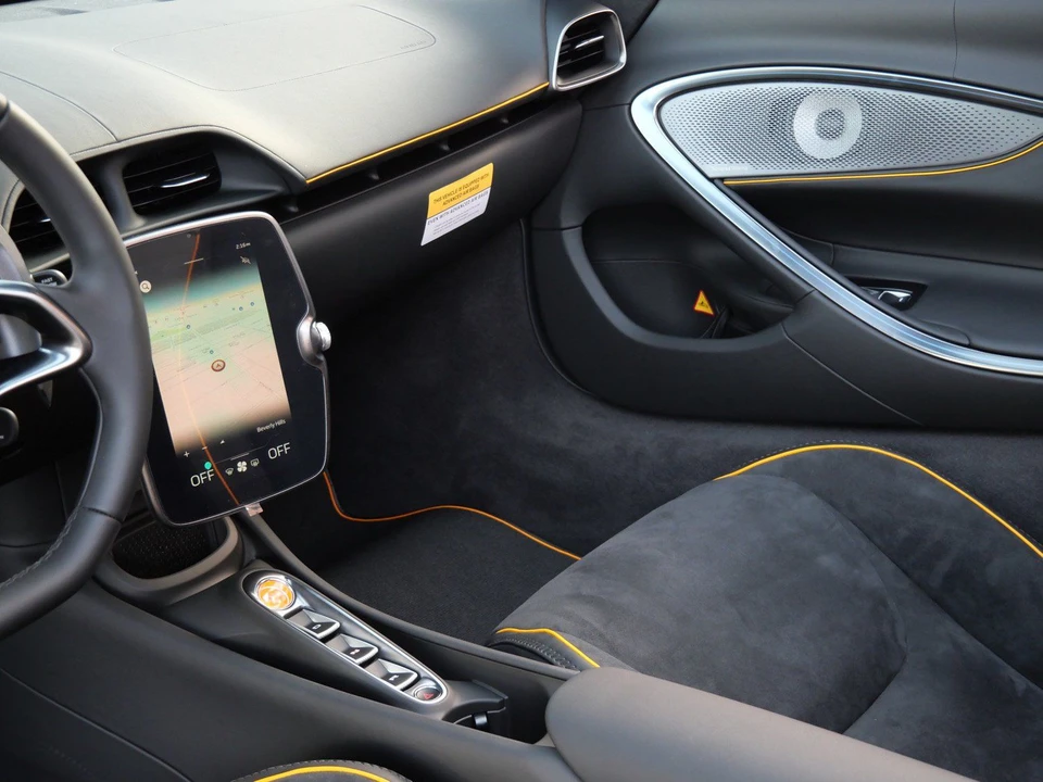 2026 McLaren Artura Spider - Image 12 of 23