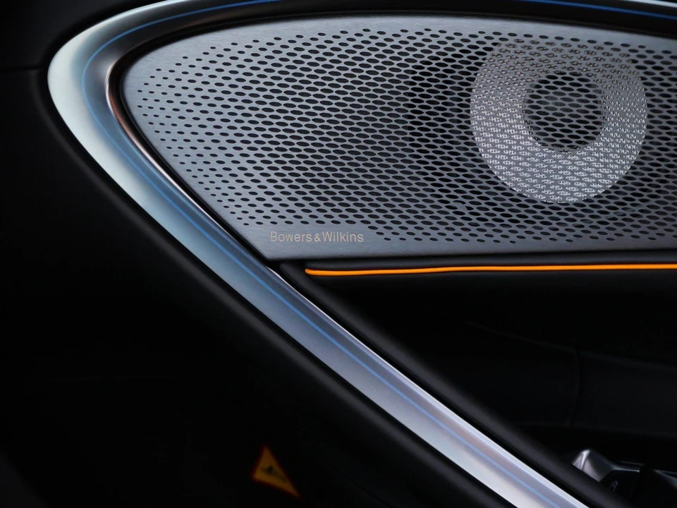 2026 McLaren Artura Spider - Image 19 of 23