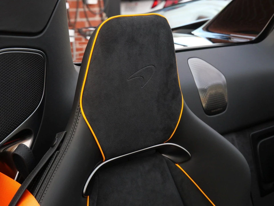 2026 McLaren Artura Spider - Image 21 of 23