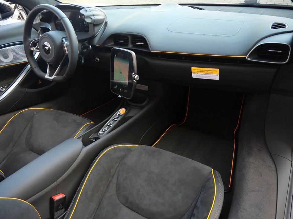 2026 McLaren Artura Spider - Image 10 of 23