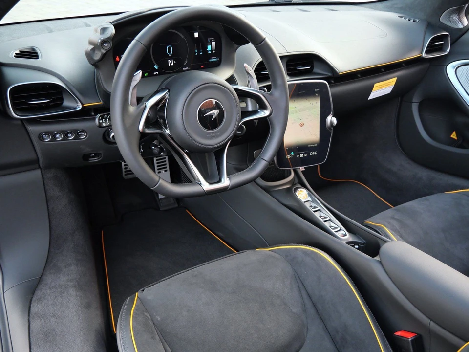 2026 McLaren Artura Spider - Image 8 of 23
