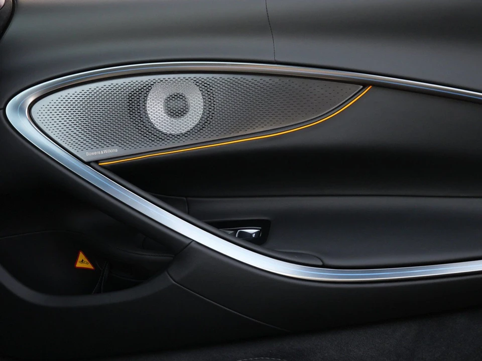 2026 McLaren Artura Spider - Image 18 of 23