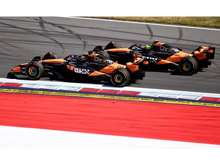 2026 McLaren McLaren Racing - Image 3 of 6