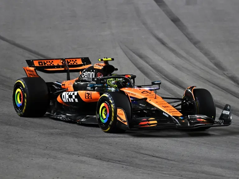 2026 McLaren McLaren Racing - Image 2 of 6
