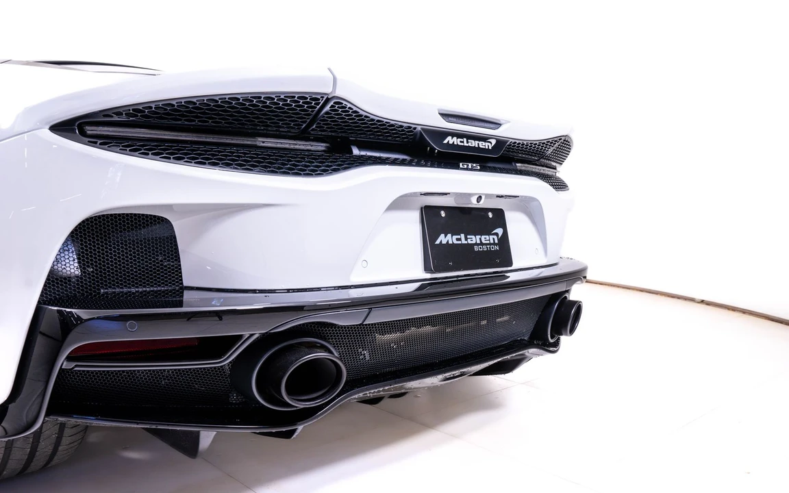 2026 McLaren GT - Image 12 of 24