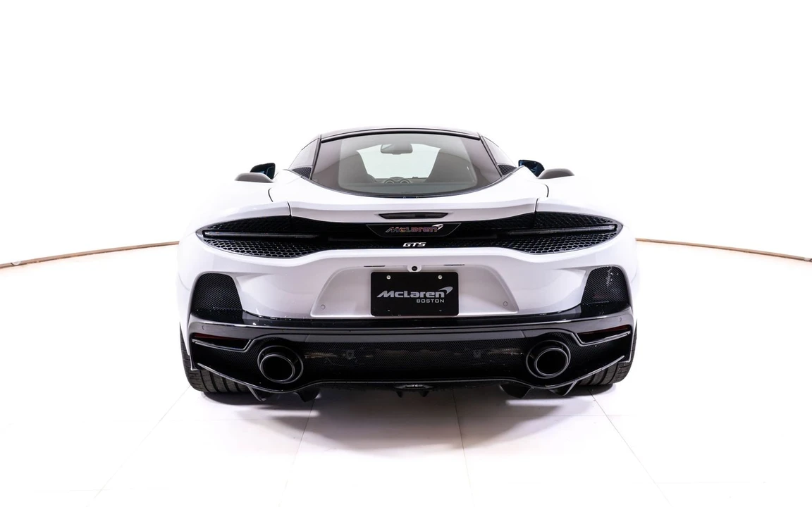 2026 McLaren GT - Image 4 of 24