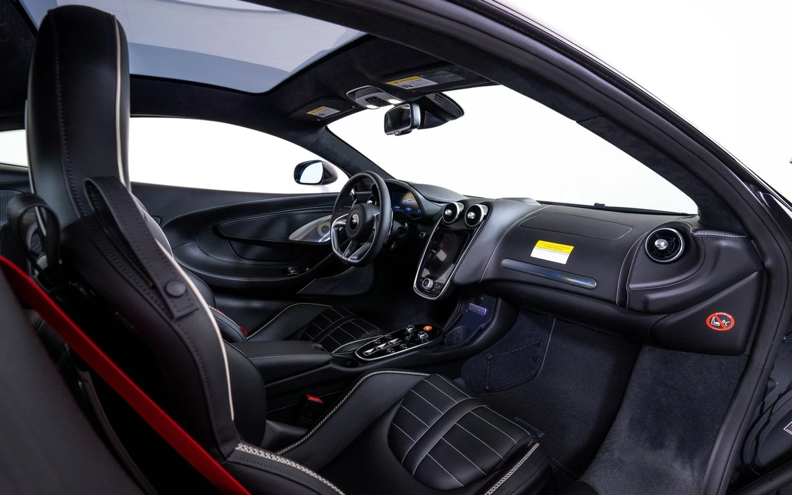 2026 McLaren GT - Image 21 of 24