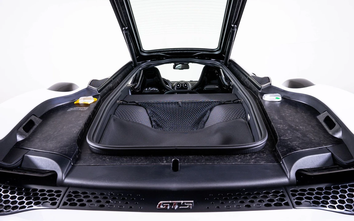 2026 McLaren GT - Image 23 of 24