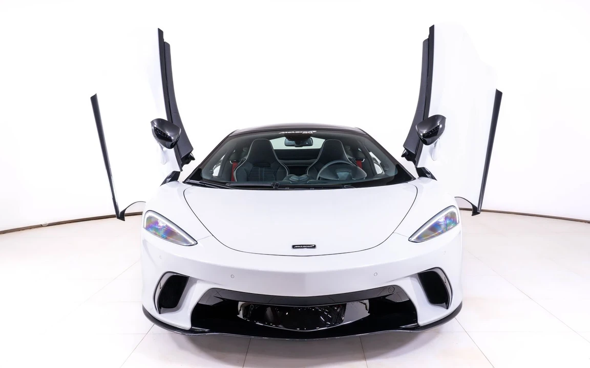 2026 McLaren GT - Image 9 of 24