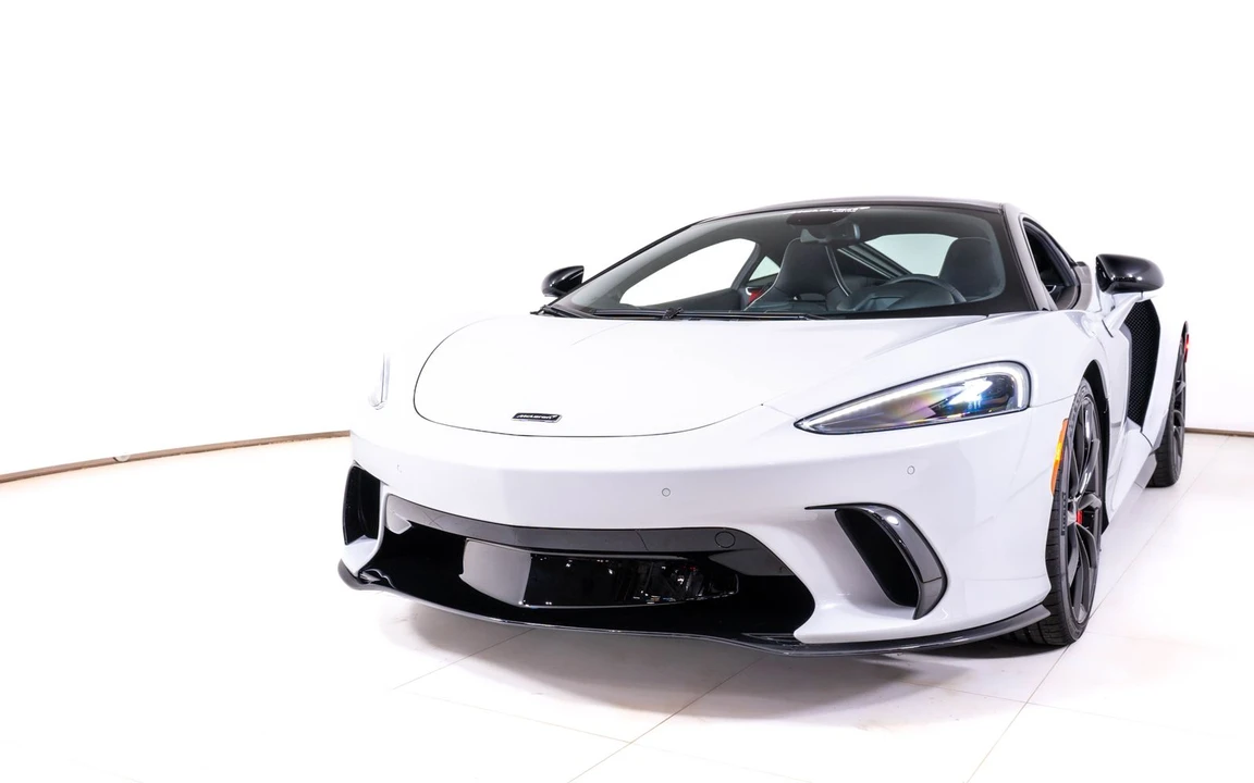 2026 McLaren GT - Image 10 of 24