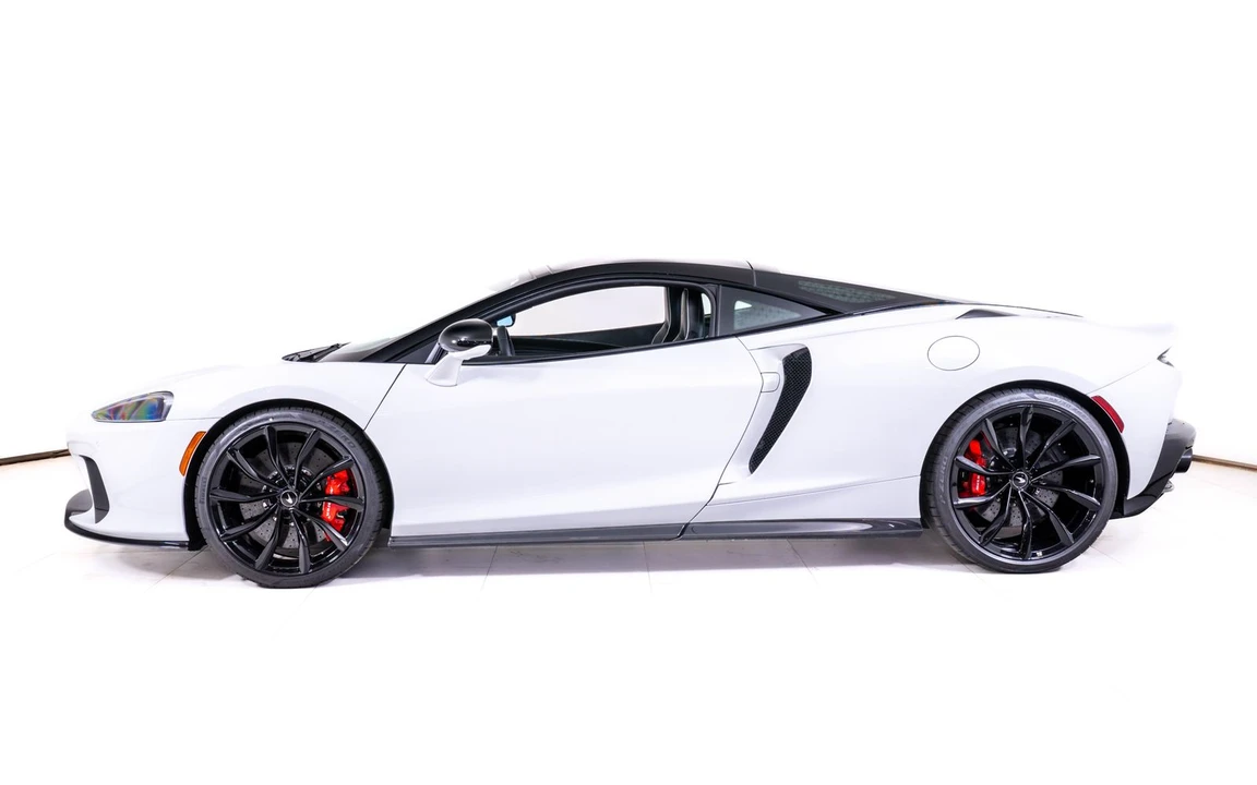 2026 McLaren GT - Image 2 of 24