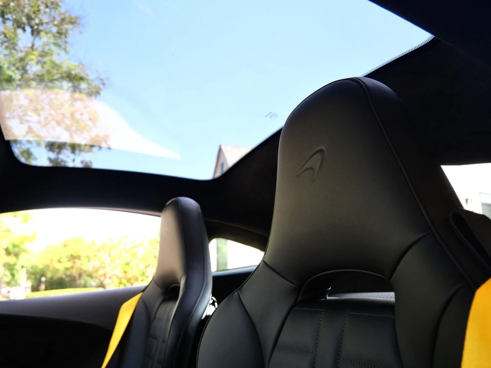 2026 McLaren GT - Image 22 of 26