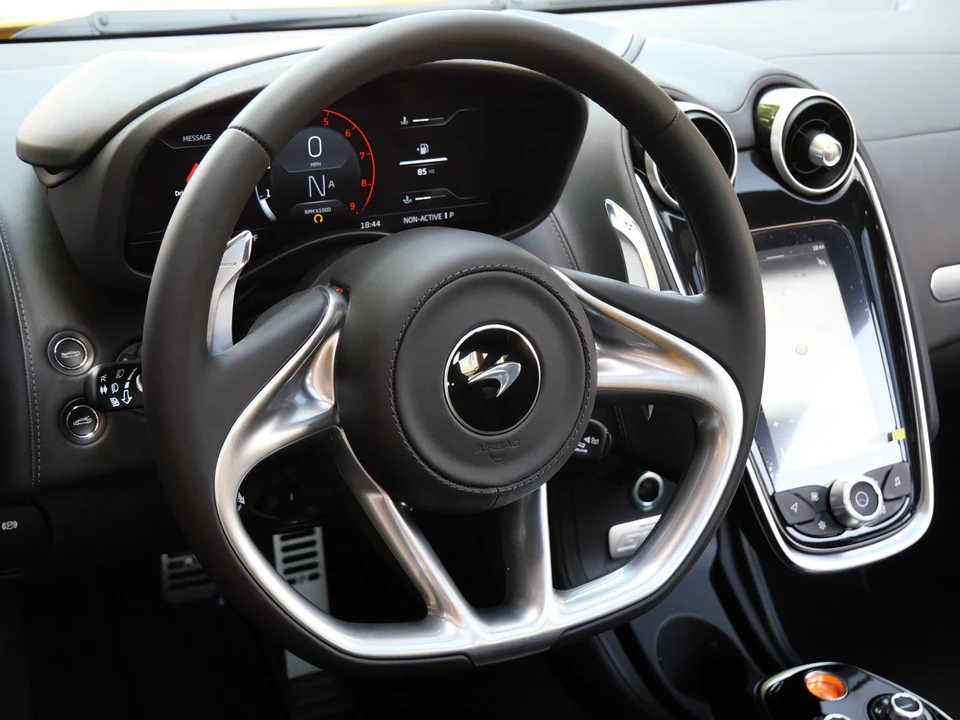 2026 McLaren GT - Image 9 of 26