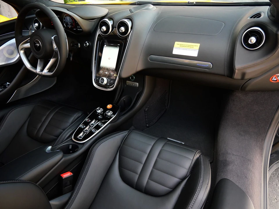 2026 McLaren GT - Image 10 of 26