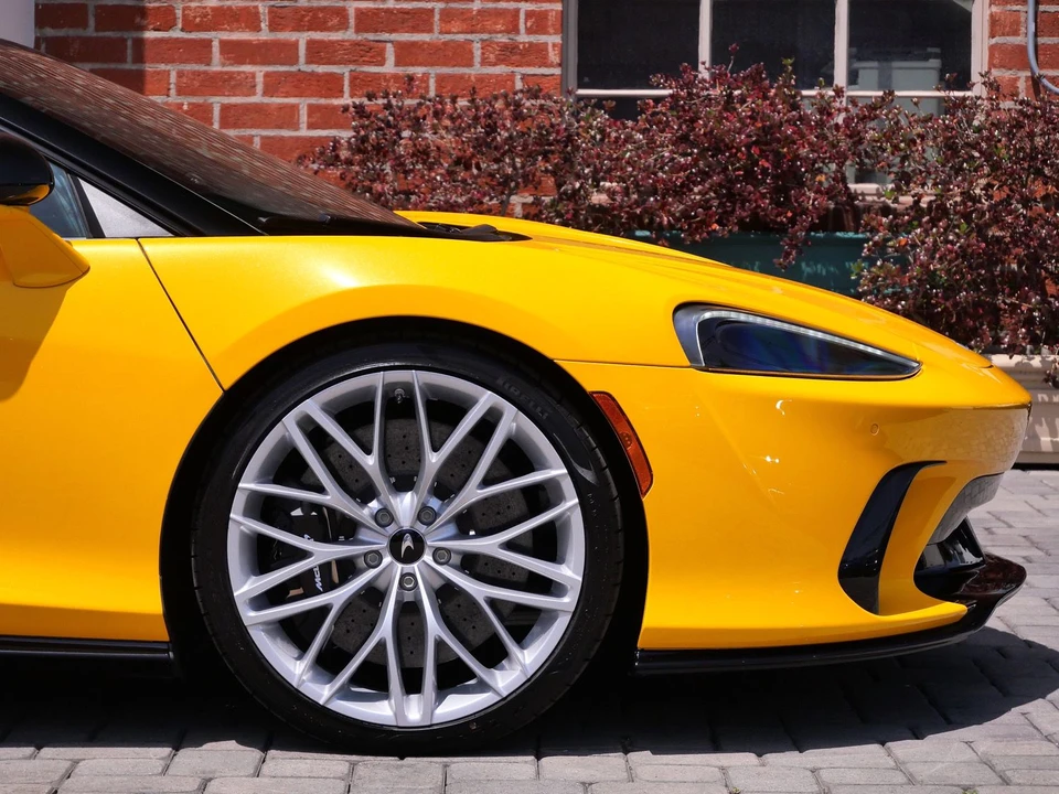2026 McLaren GT - Image 7 of 26
