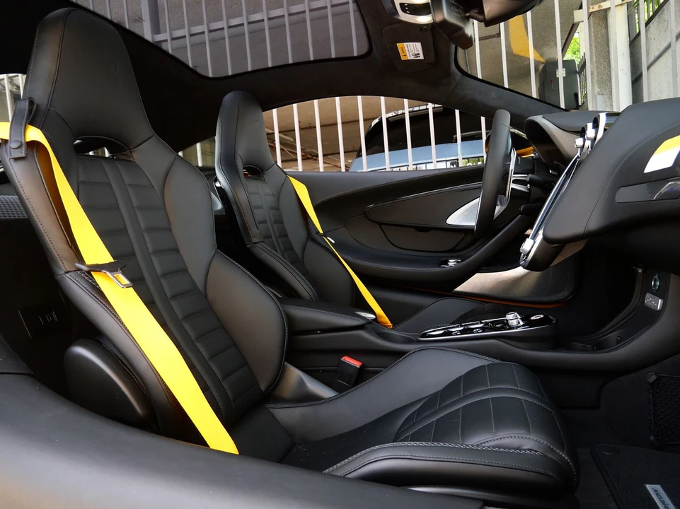2026 McLaren GT - Image 11 of 26