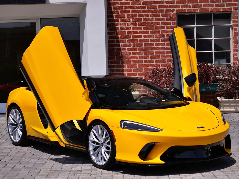 2026 McLaren GT - Image 16 of 26