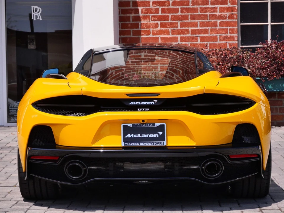 2026 McLaren GT - Image 5 of 26