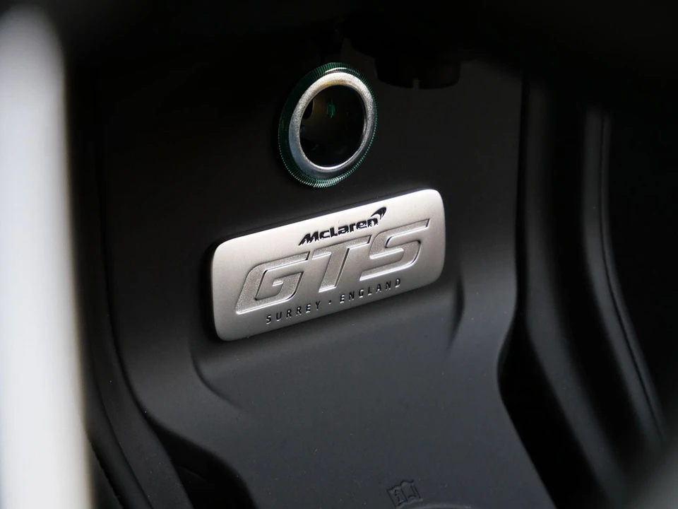 2026 McLaren GT - Image 19 of 26