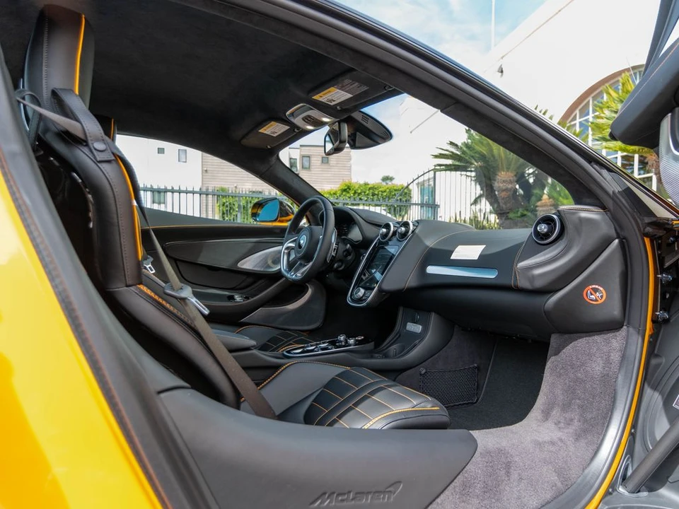 2026 McLaren GT - Image 26 of 31