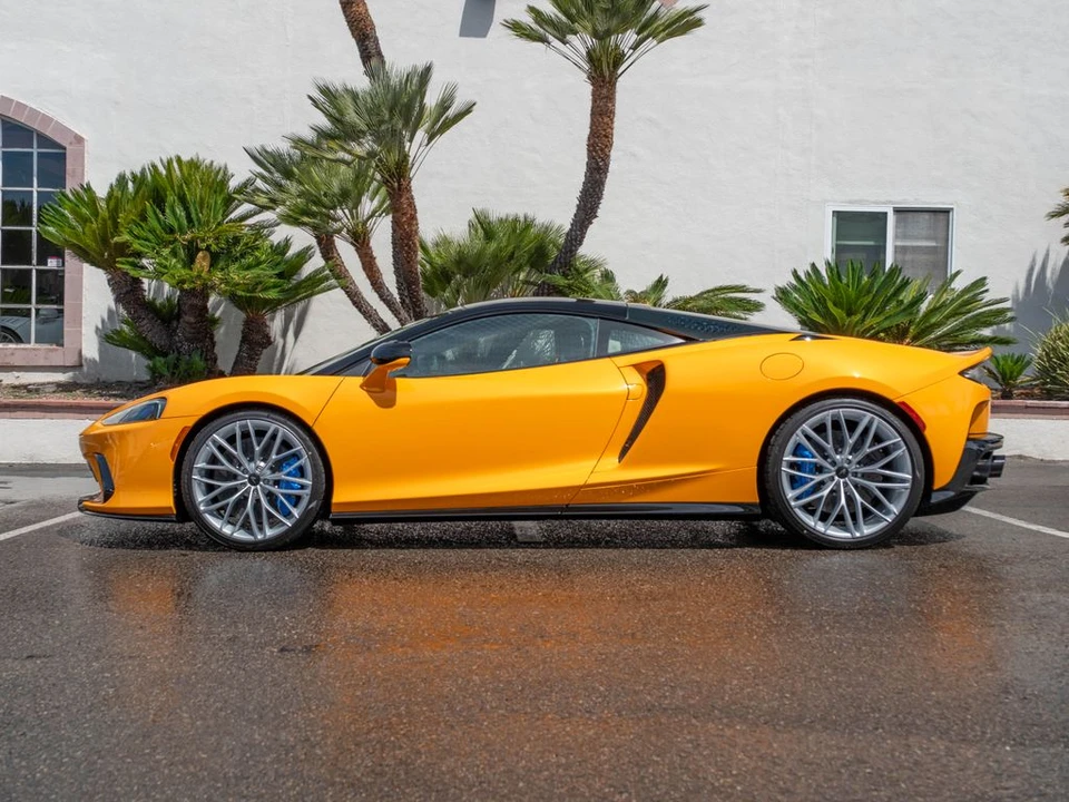 2026 McLaren GT - Image 3 of 31