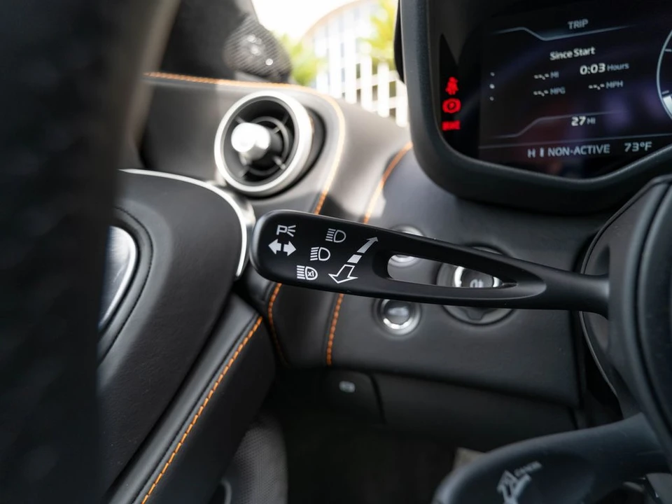 2026 McLaren GT - Image 14 of 31