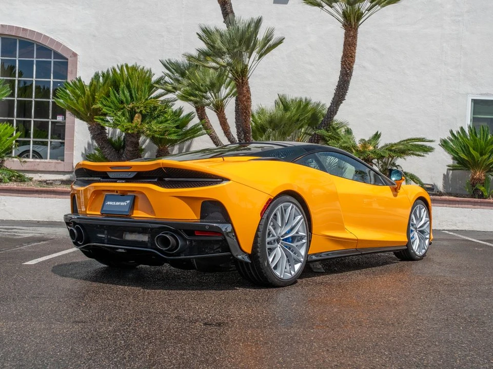 2026 McLaren GT - Image 4 of 31