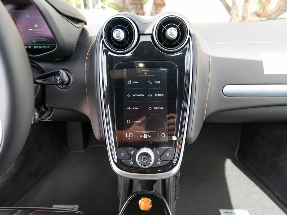2026 McLaren GT - Image 18 of 31