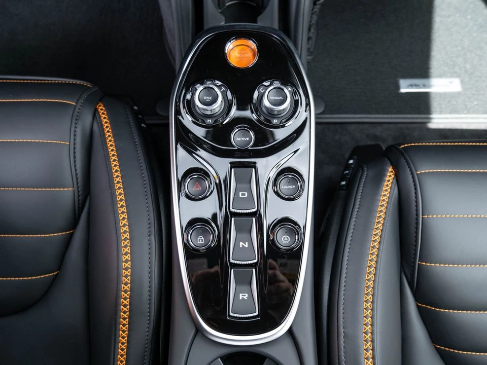 2026 McLaren GT - Image 19 of 31