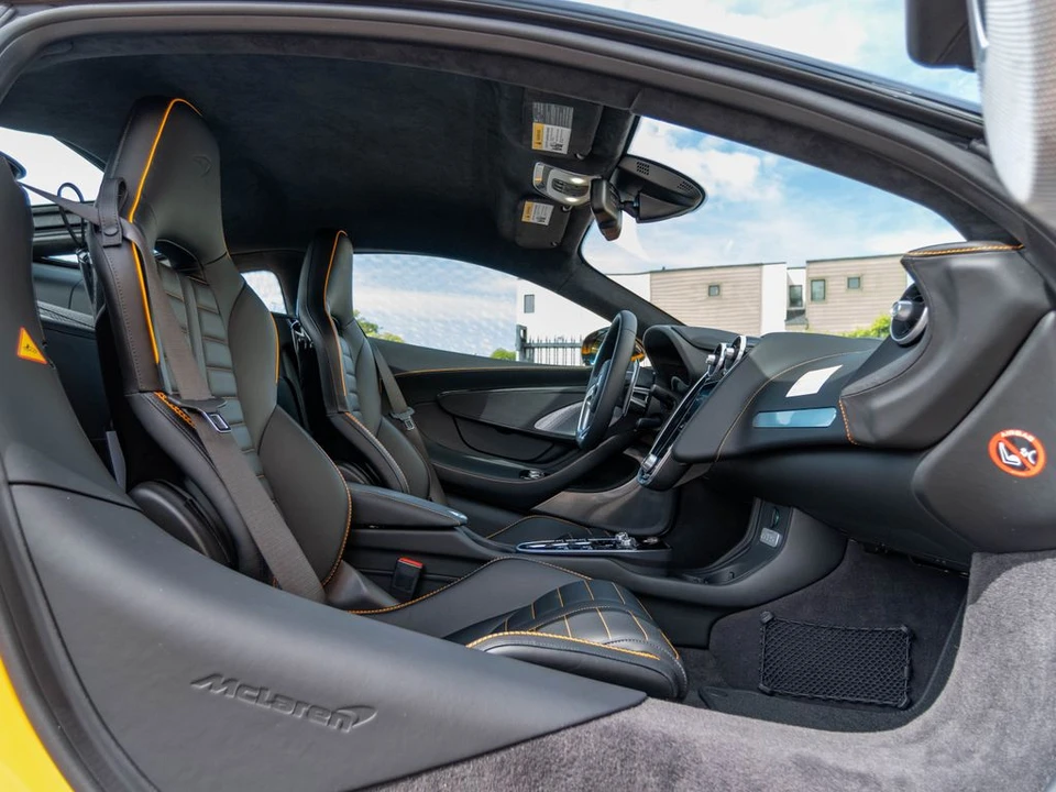 2026 McLaren GT - Image 9 of 31