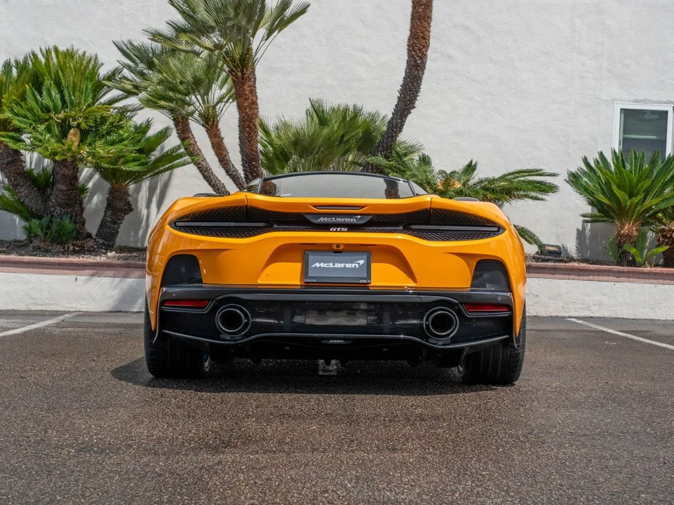 2026 McLaren GT - Image 5 of 31