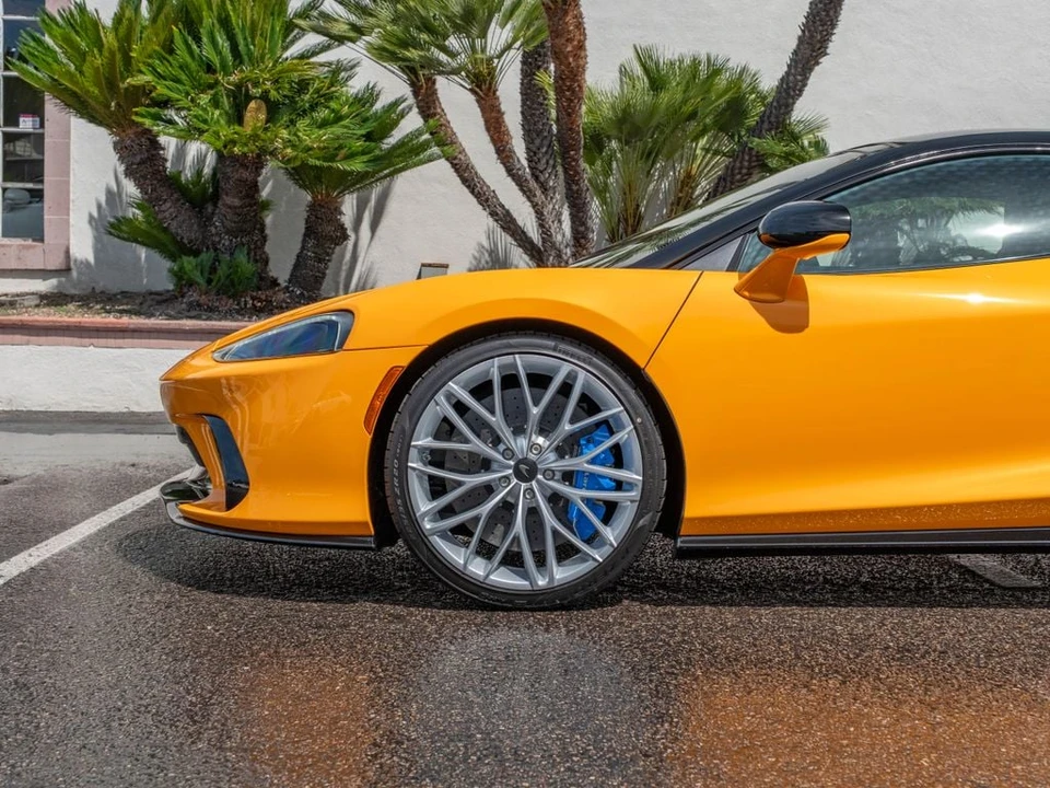 2026 McLaren GT - Image 28 of 31