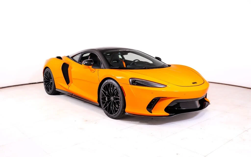 2026 McLaren GT - Image 8 of 25