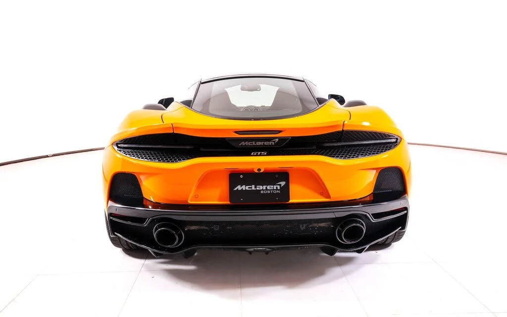 2026 McLaren GT - Image 5 of 25