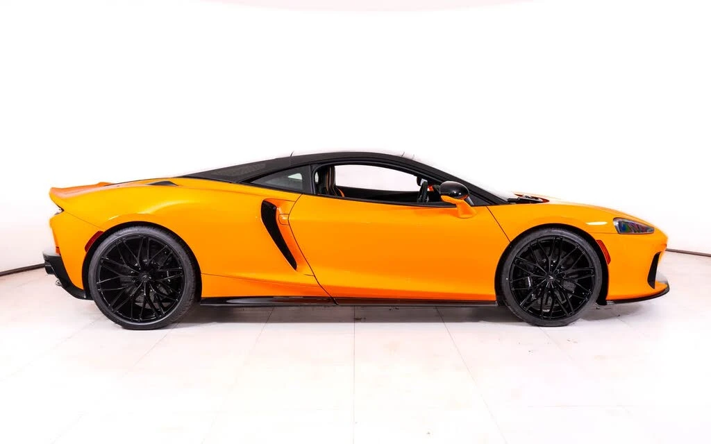 2026 McLaren GT - Image 7 of 25