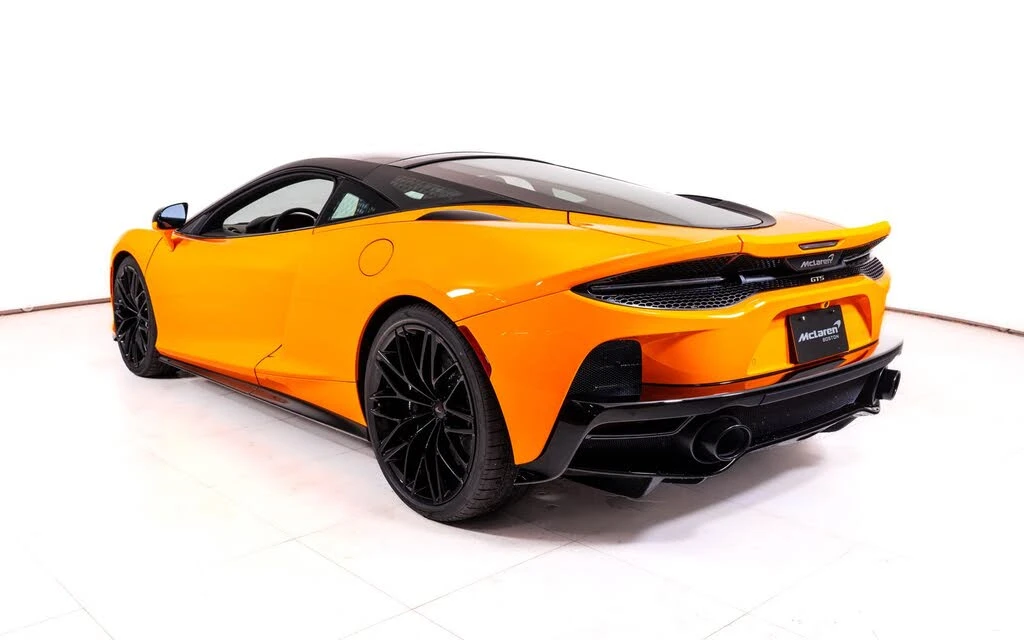 2026 McLaren GT - Image 4 of 25