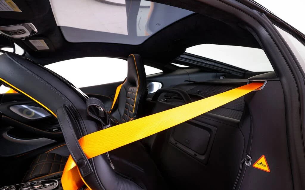 2026 McLaren GT - Image 21 of 25