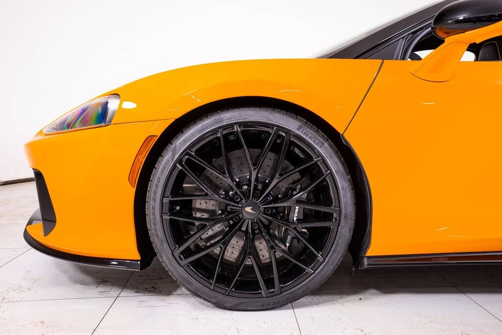 2026 McLaren GT - Image 14 of 25