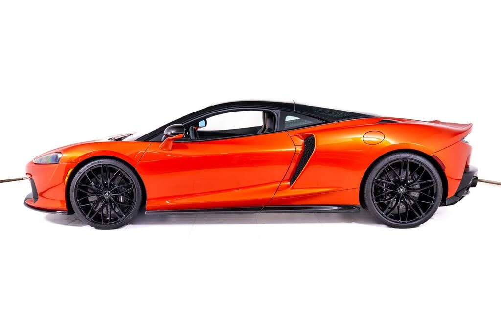 2026 McLaren GT - Image 3 of 25