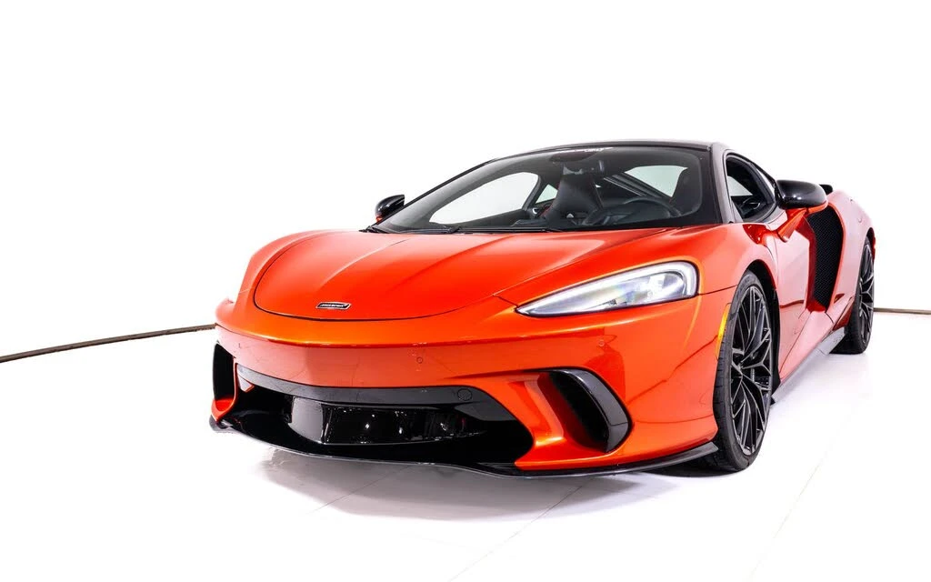2026 McLaren GT - Image 11 of 25
