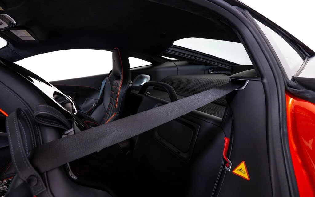 2026 McLaren GT - Image 21 of 25