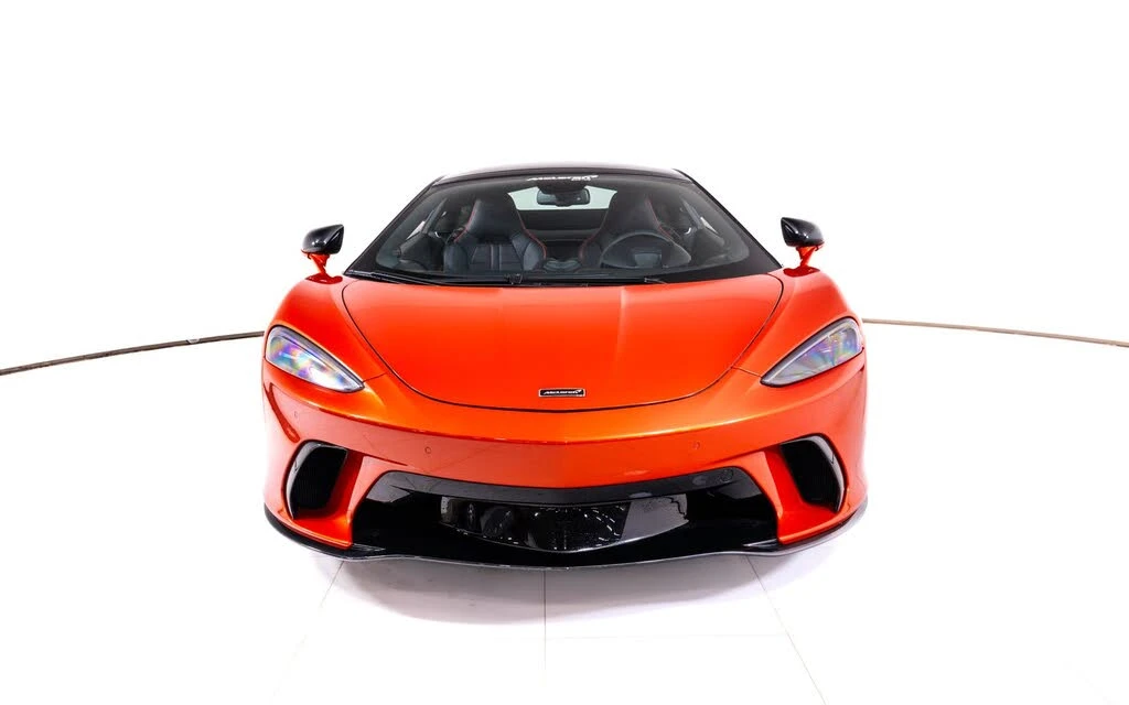2026 McLaren GT - Image 9 of 25