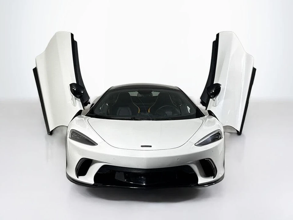 2026 McLaren GT - Image 23 of 27