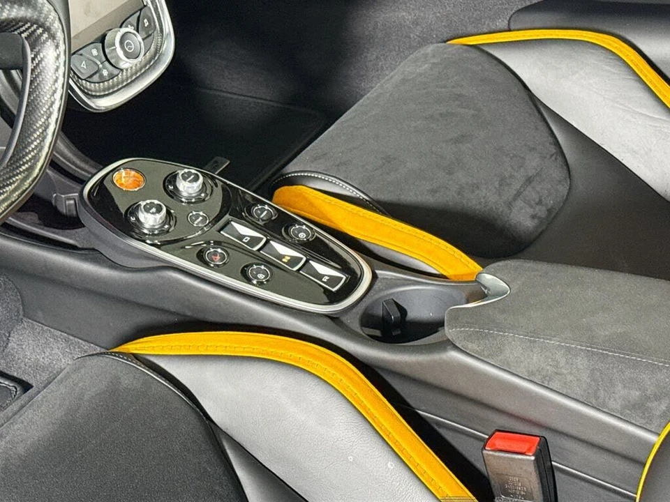 2026 McLaren GT - Image 16 of 27