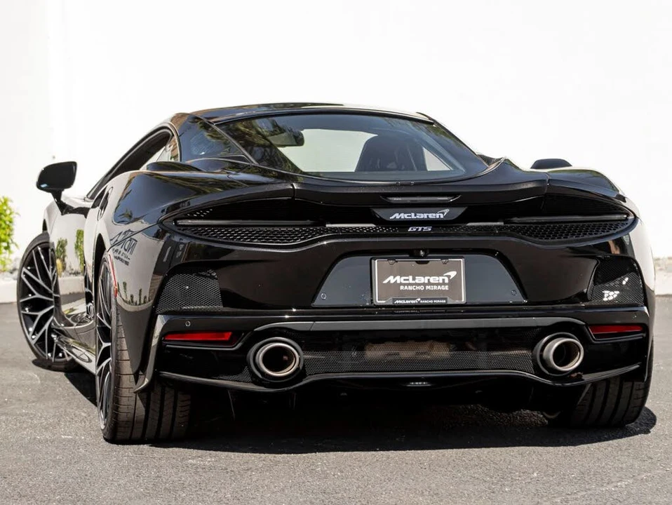 2026 McLaren GT - Image 9 of 31